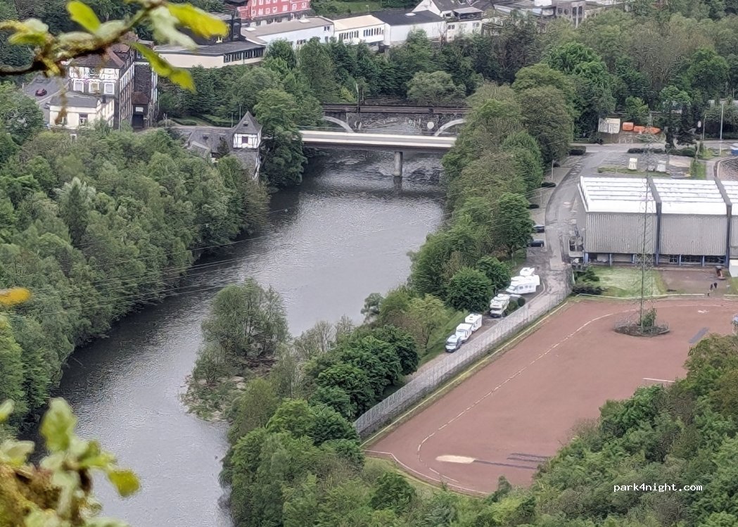 Wohnmobil Stellplatz Sauerlandhalle — foto 3