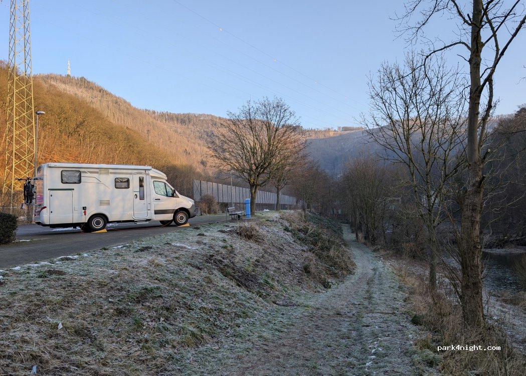 Wohnmobil Stellplatz Sauerlandhalle — foto 4