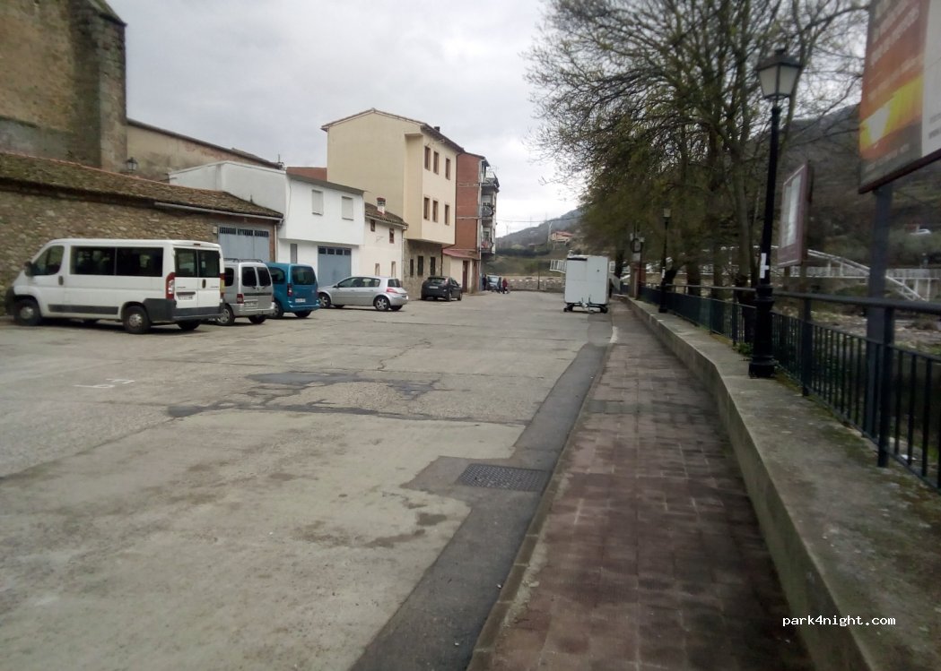 (10613) Navaconcejo - 34c Paseo Río Jerte — foto