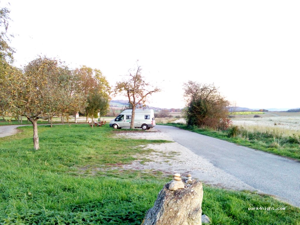 Parkplatz beim Gutshof — foto 2