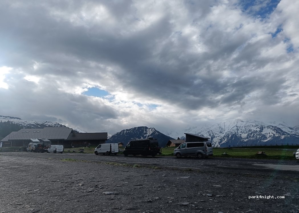 Aire naturelle de Camping et de camping-cars de Passy Plaine Joux — foto 2