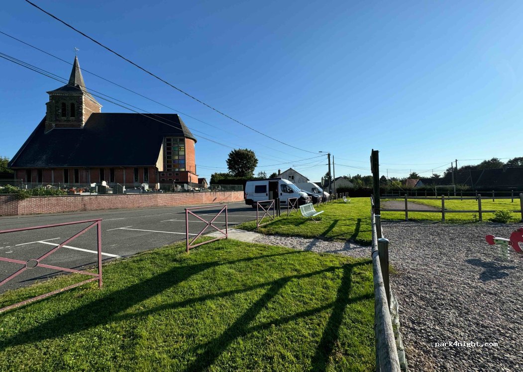 (62130) Croix-en-Ternois - Rue de la Mairie — foto 4