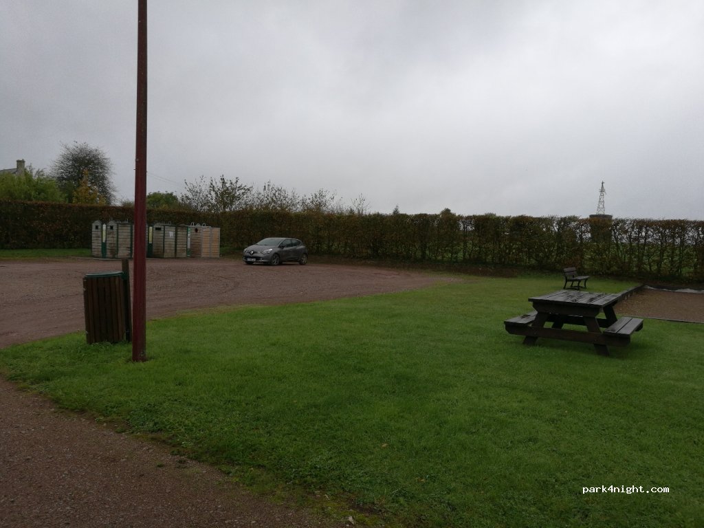 (61210) Neuvy-au-Houlme - Le Bourg — foto