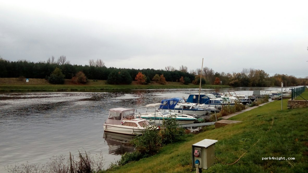 Marina - Lodě a karavany s.r.o. Týnec nad Labem — foto