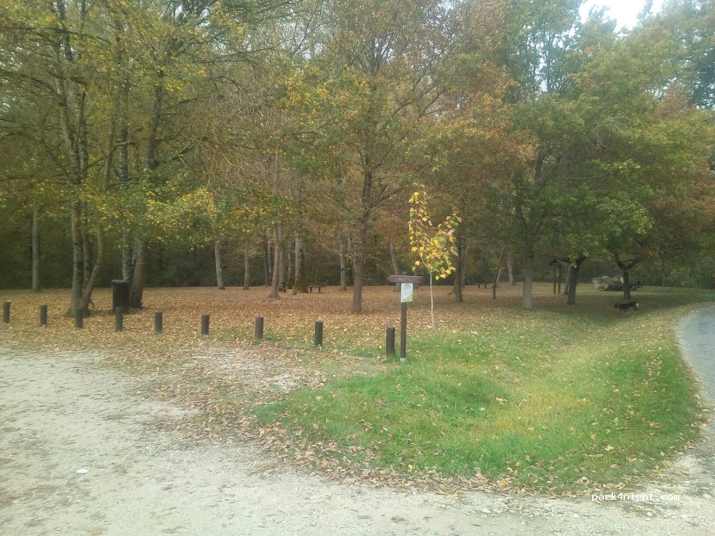 (32450) Saint-Elix - Unnamed Road — foto 2