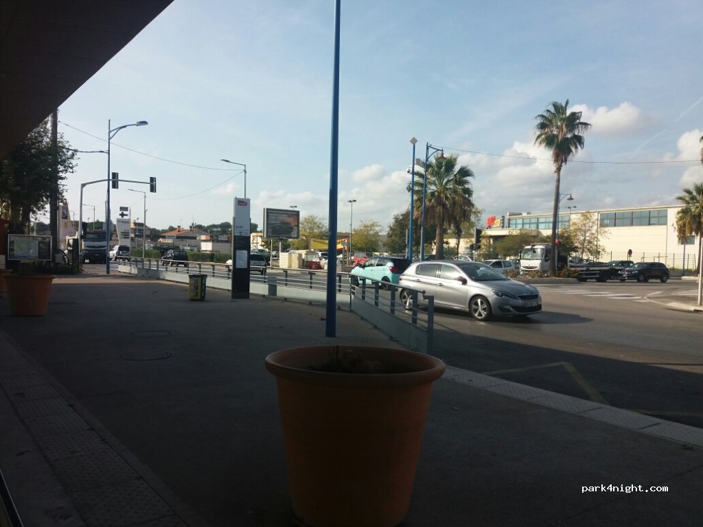 (06270) Villeneuve-Loubet - 28-62 Avenue des Maurettes — foto 2