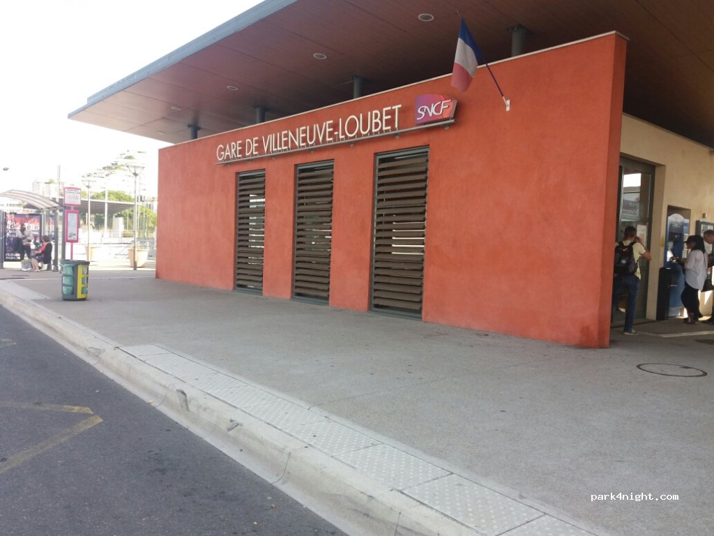 (06270) Villeneuve-Loubet - 28-62 Avenue des Maurettes — foto 3