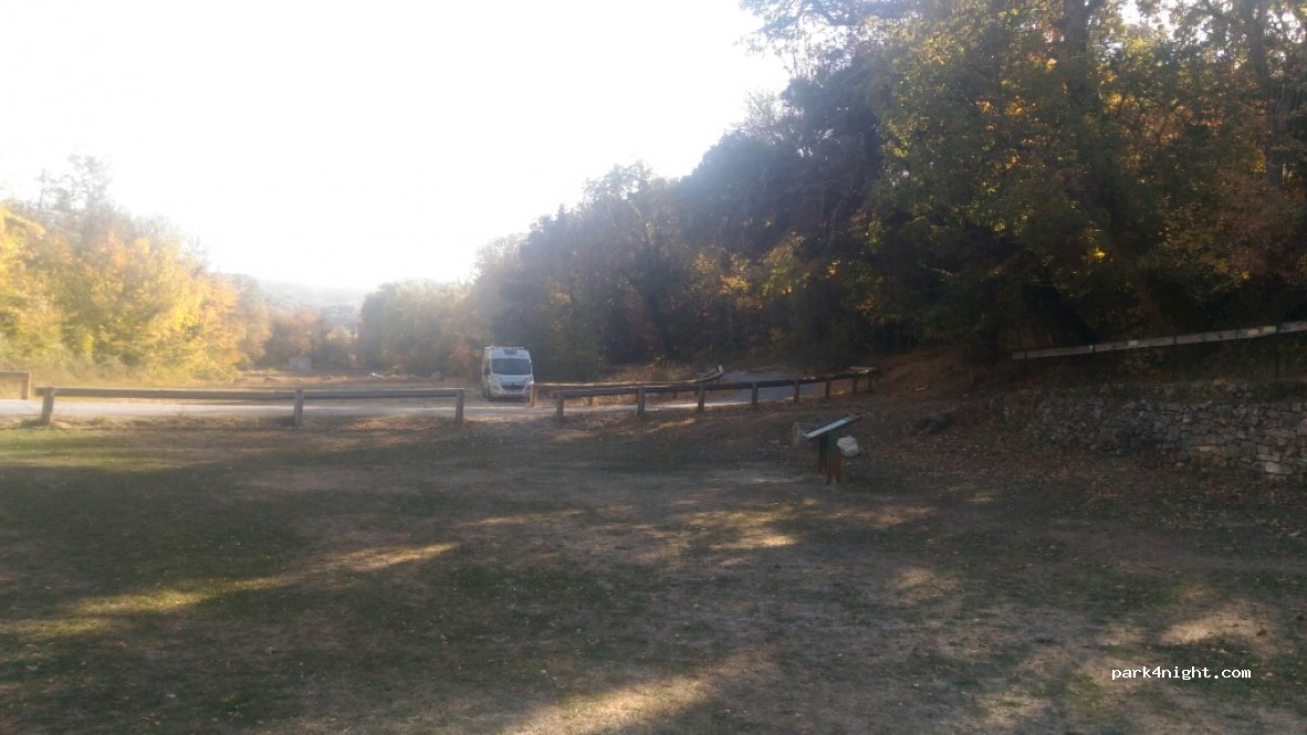 (04280) Céreste - Unnamed Road — foto