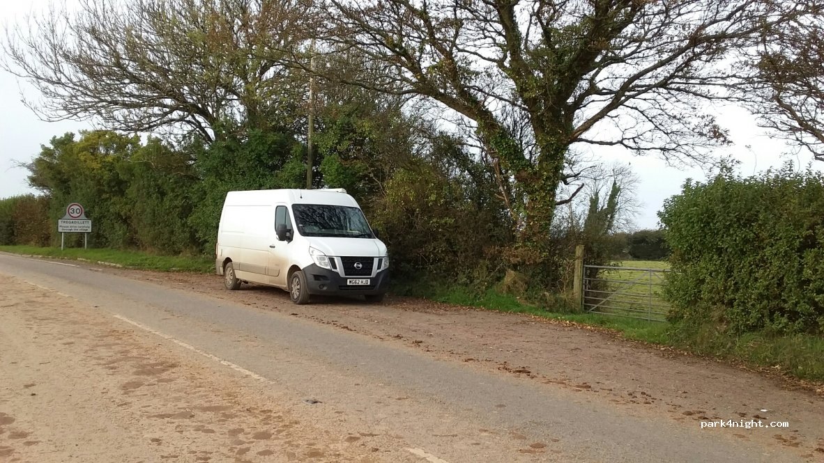 (PL15 7FA) Tregadillett - 1 East Park — foto