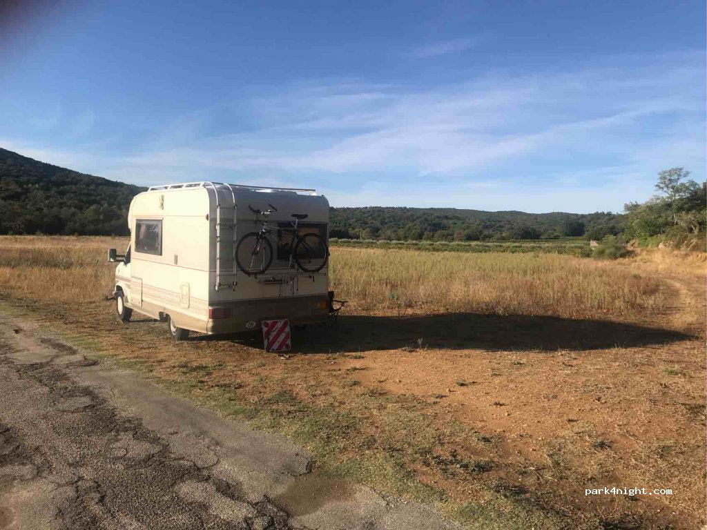 (30200) Saint-Michel-d'Euzet - Unnamed Road — foto 3