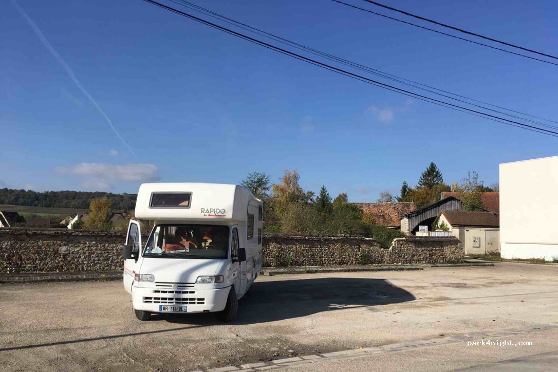 (10370) Villenauxe-la-Grande - 5 Rue des Abattoirs — foto 2