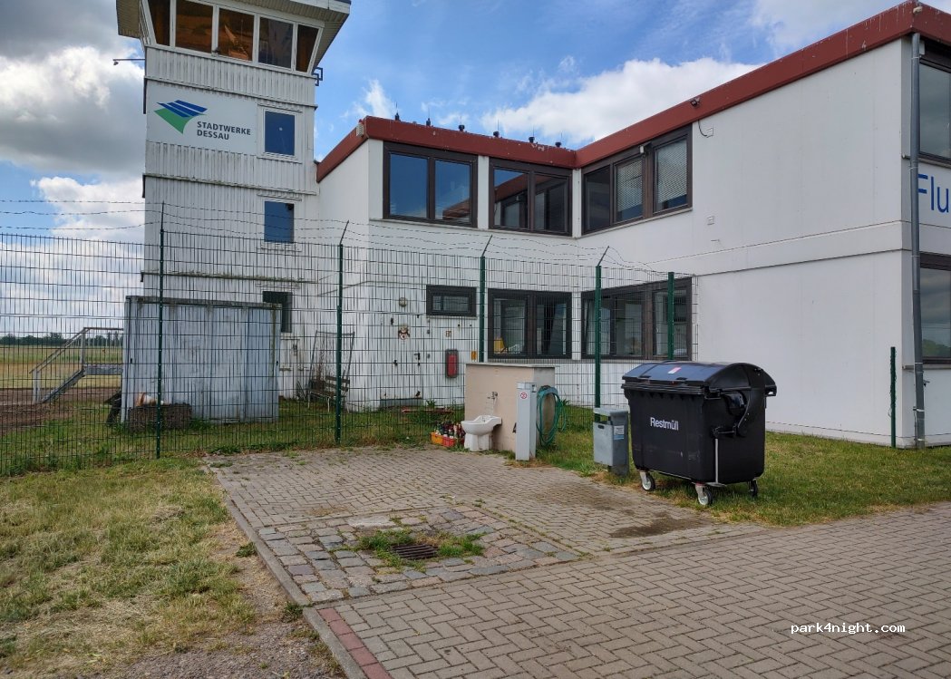 Wohnmobilstellplatz Hugo-Junkers-Flugplatz | Dessau — foto 2