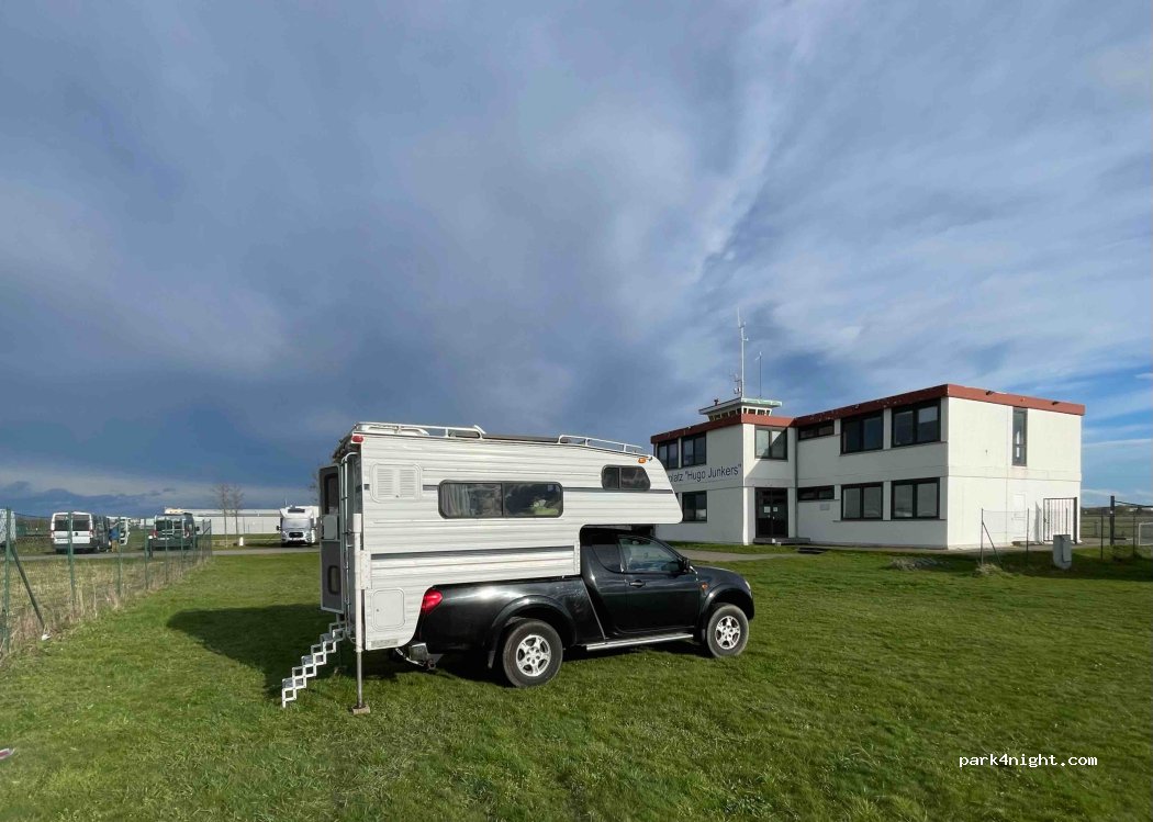 Wohnmobilstellplatz Hugo-Junkers-Flugplatz | Dessau — foto 4