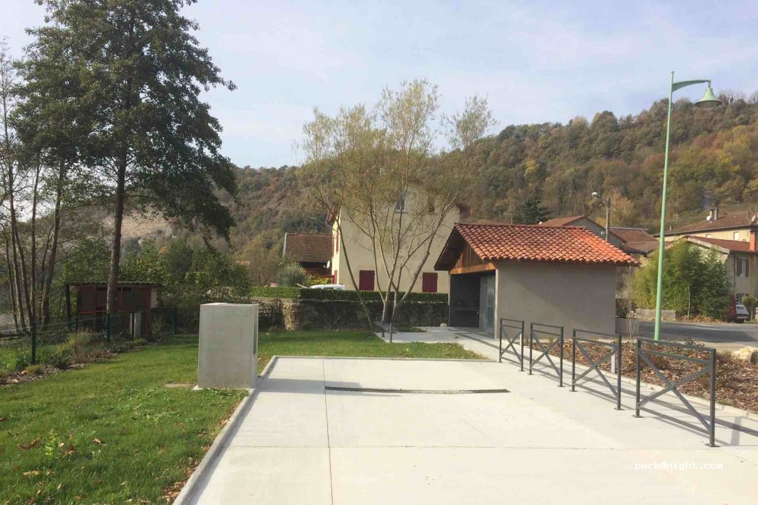 (38840) Saint-Lattier - Le Poing — foto 2