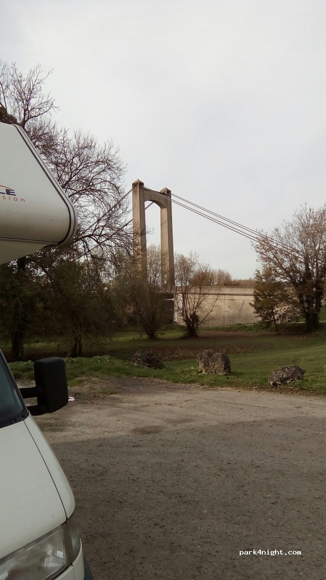 (27700) Les Andelys - Quai Signac — foto 2