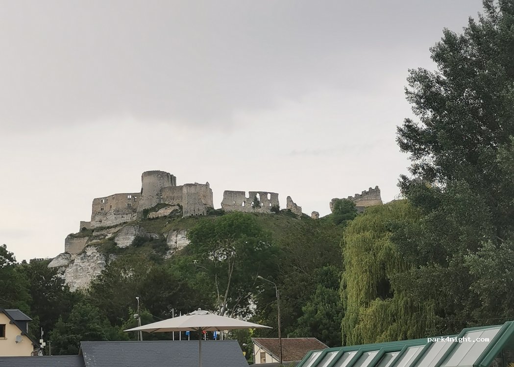 (27700) Les Andelys - Quai Signac — foto 4