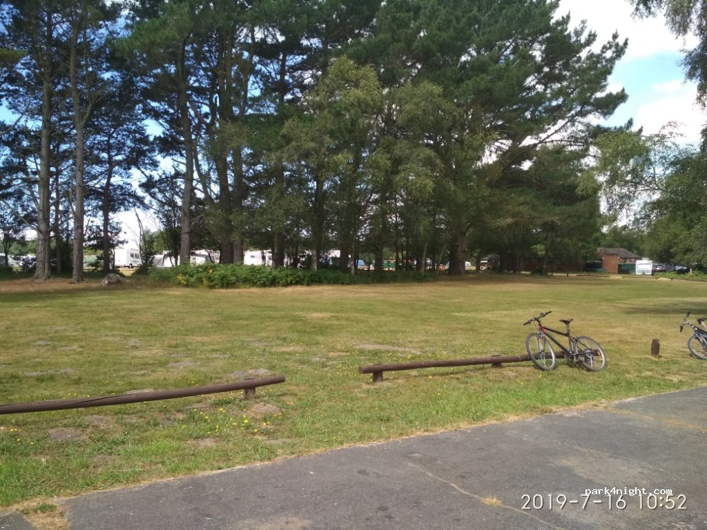 Holmsley Campsite — foto 2