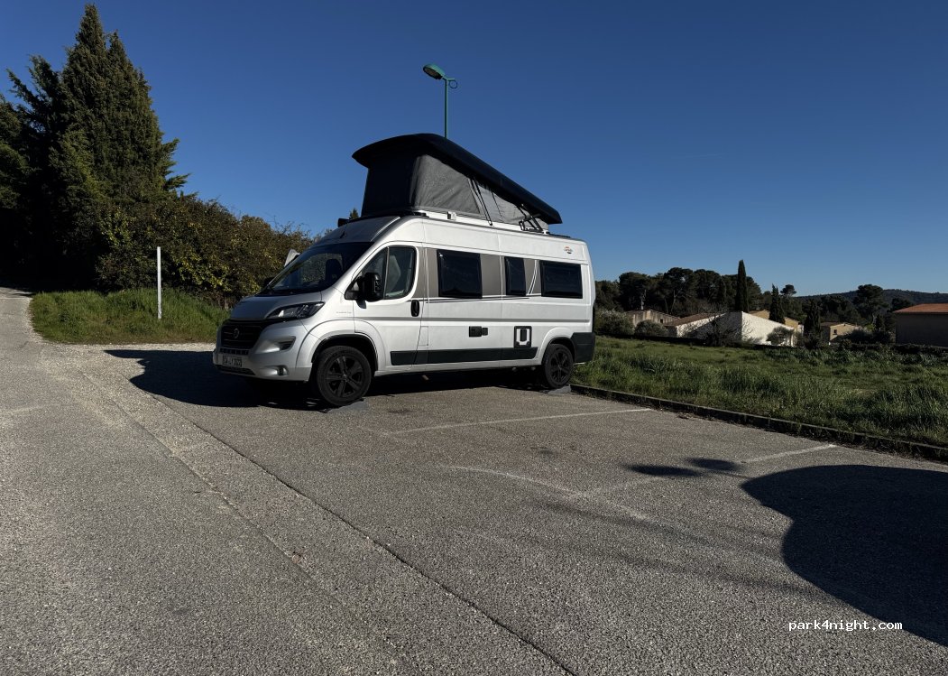 (04110) Reillanne - Chemin du Stade — foto 3