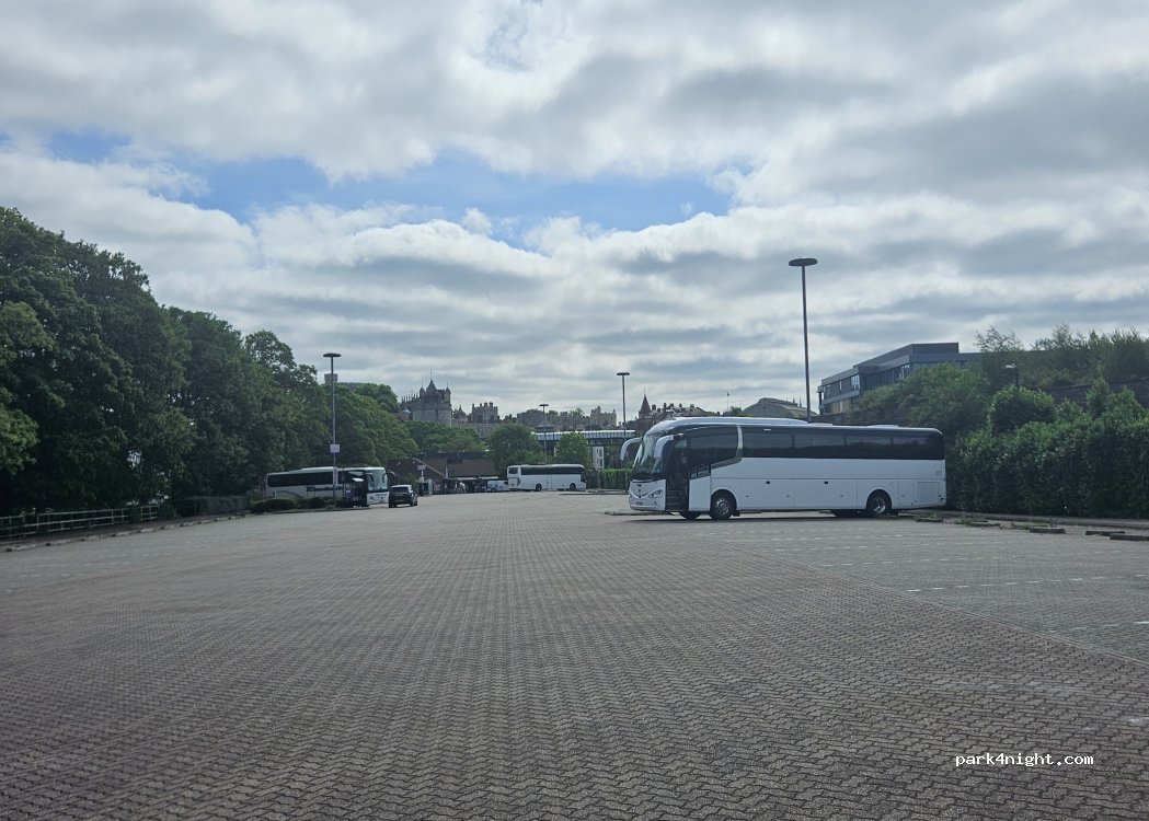 (SL4 6HU) Windsor - Romney Lock Road — foto 5