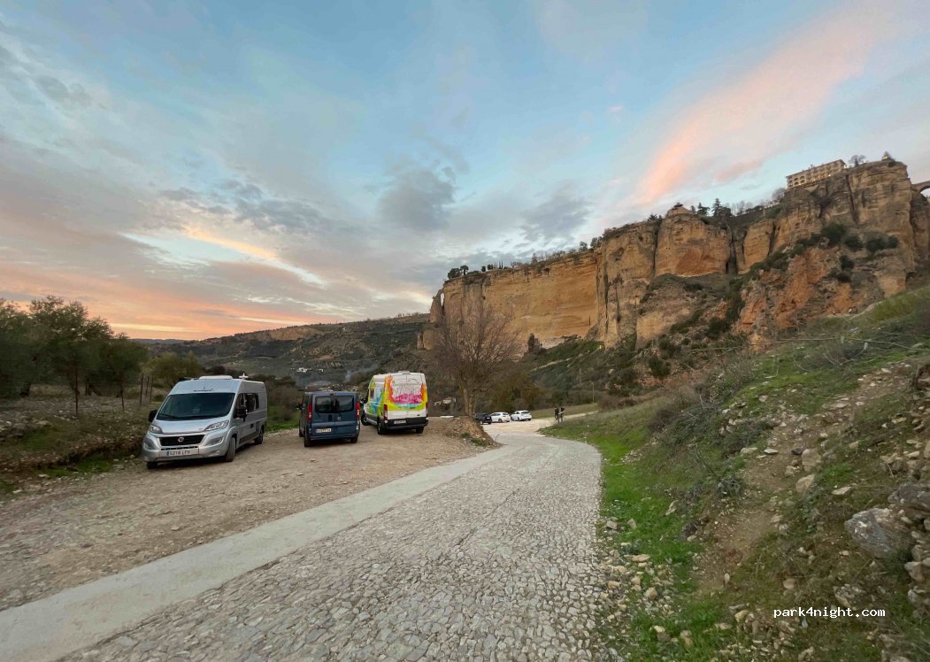 (29400) Ronda - 1955 Carretera de los Molinos — foto 2