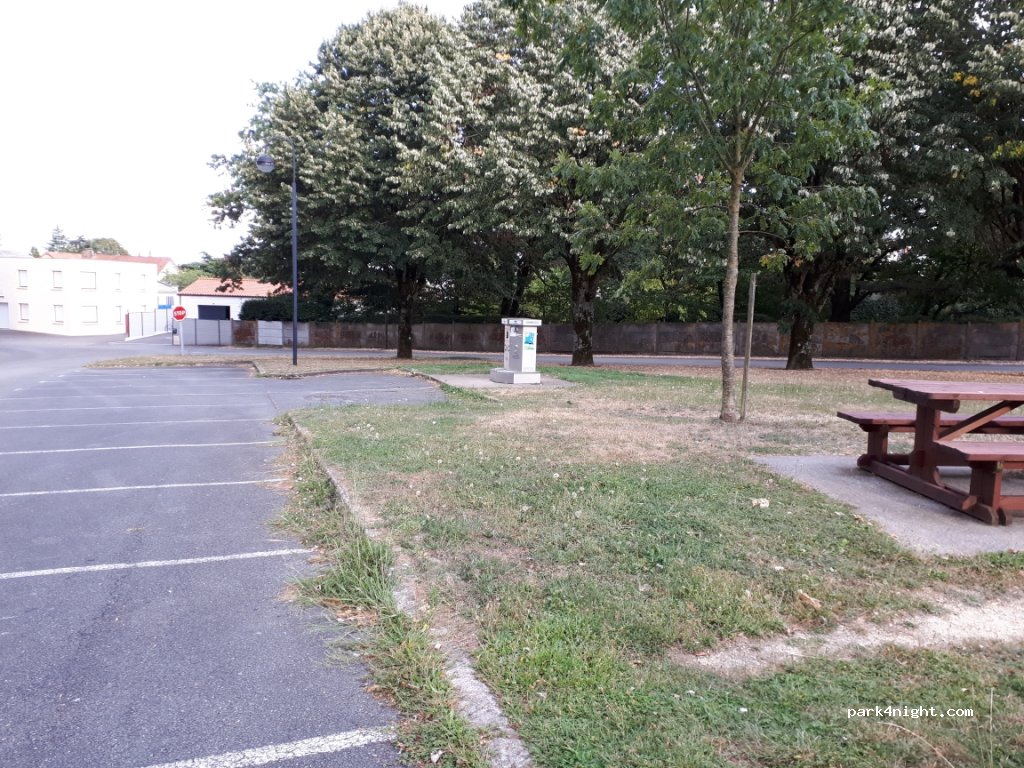 (85140) Les Essarts - 15 Rue de la Piscine — foto 2