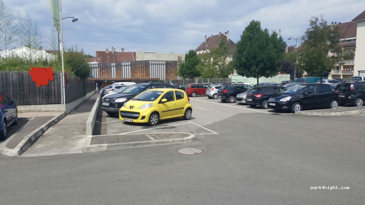 (39570) Lons-le-Saunier - 19 Rue Richebourg — foto 3