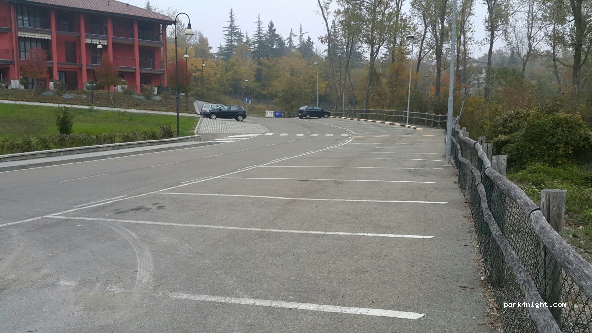 (42035) Castelnovo ne' Monti - 11 Via dei Partigiani — foto