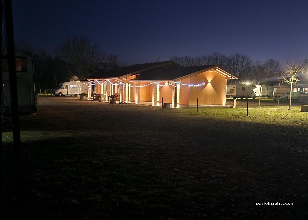 Area Sosta Camper Parcheggio Virgilio | Borghetto — foto 4