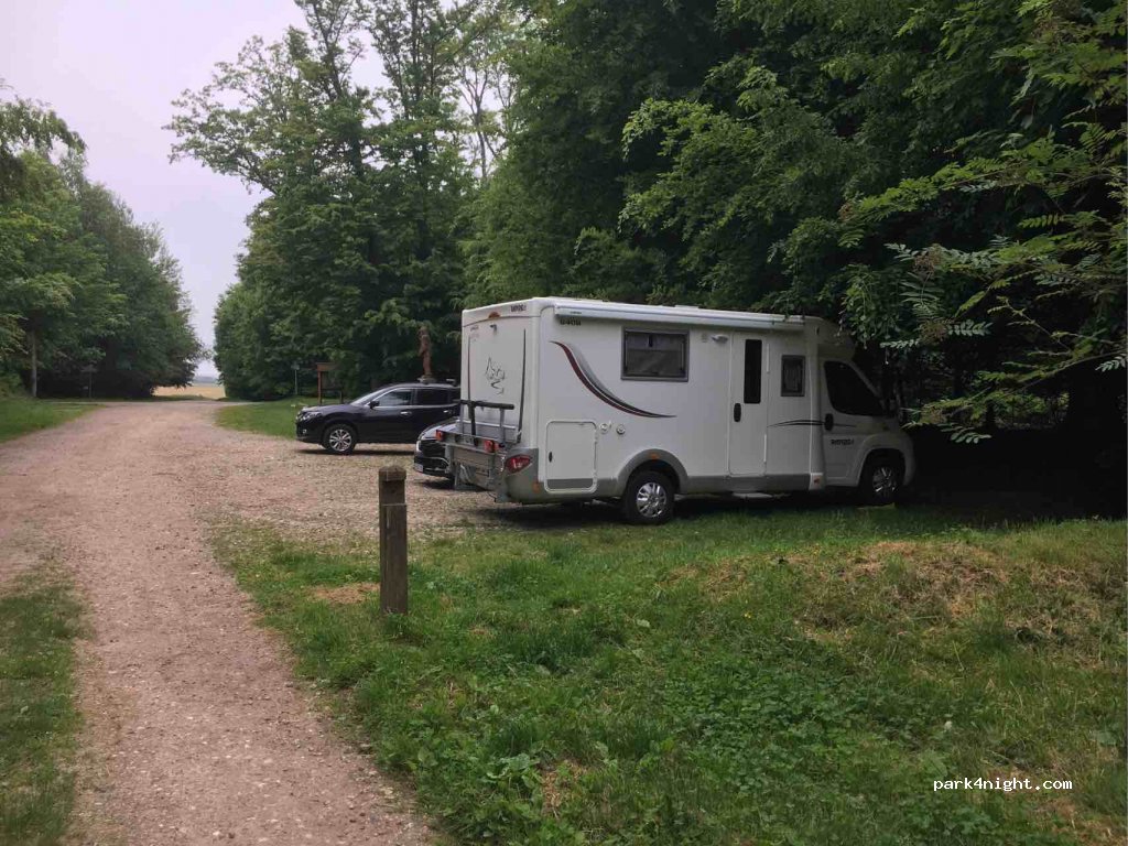 (27480) Lyons-la-Forêt - Rue de Besguay — foto 2