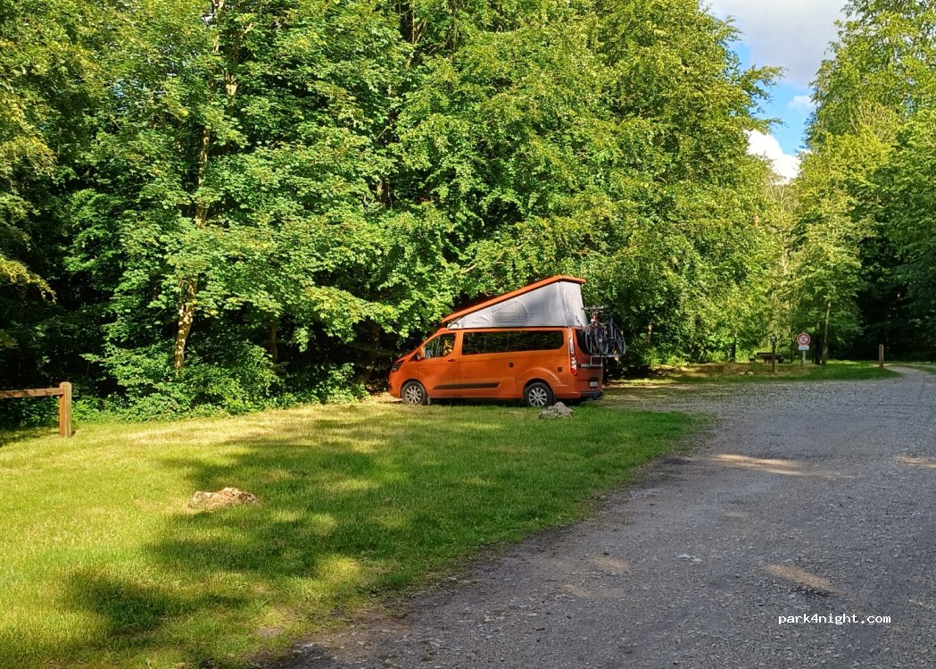 (27480) Lyons-la-Forêt - Rue de Besguay — foto 3