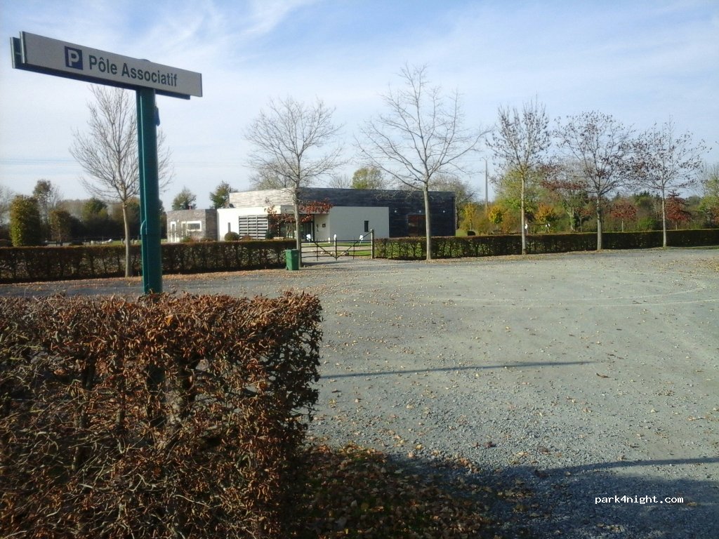 (79240) Le Busseau - Rue du Stade — foto