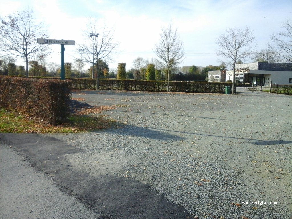 (79240) Le Busseau - Rue du Stade — foto 3