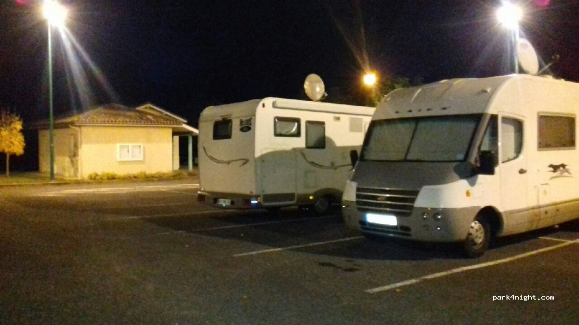 (33124) Berthez - 1-2 Au Marchand — foto 2