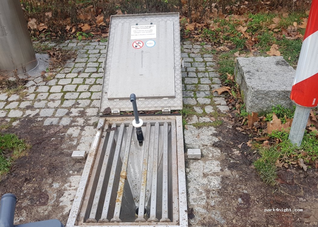 Wohnmobilstellplatz am Schönbergbad in Pfullingen — foto 2