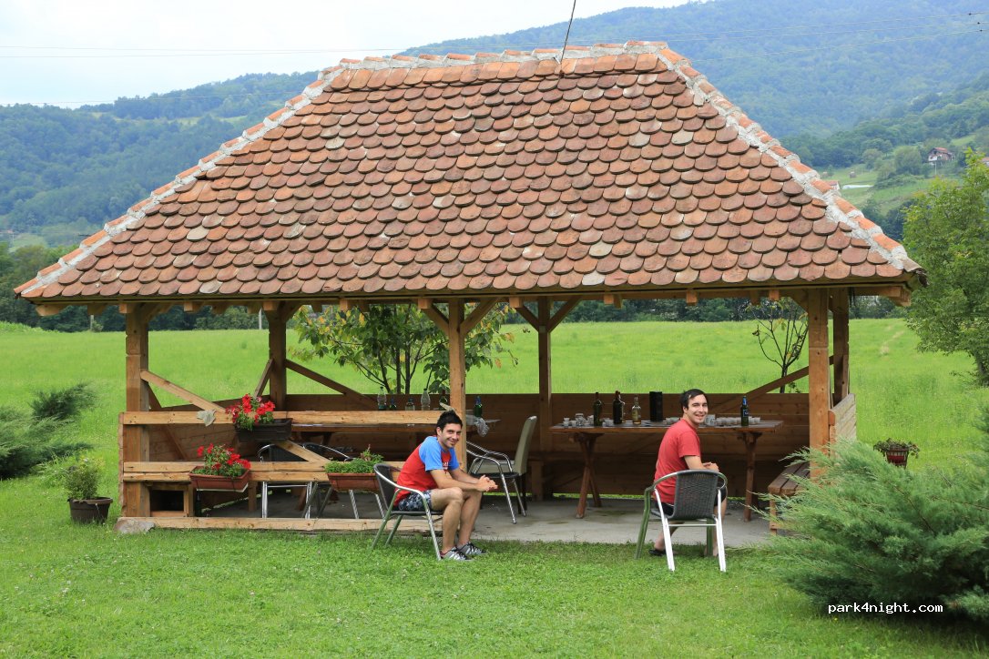 Drina Bajina Bašta camping — foto