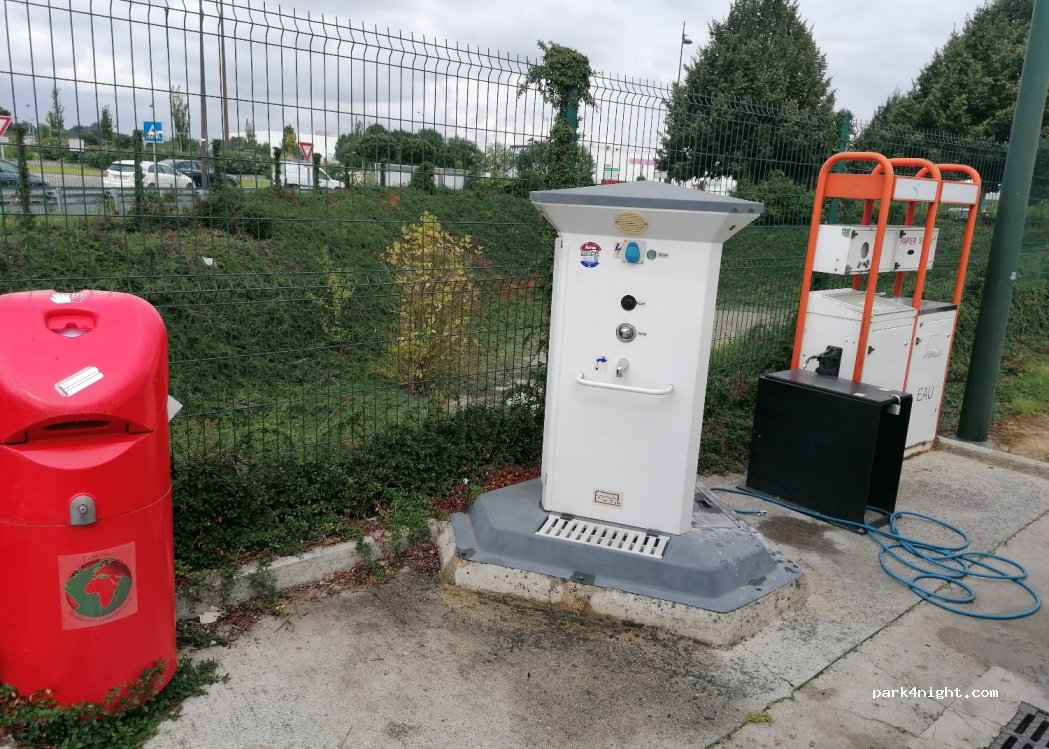 (02100) Fayet - Rue des Marlettes — foto 2