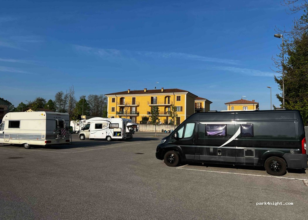 (12062) Cherasco - Piazza Giovanni Paolo II — foto 2