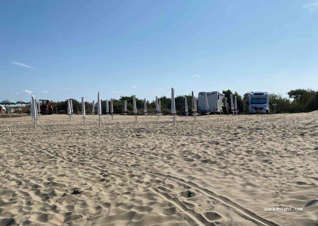(71010) Lesina Marina - Unnamed Road — foto