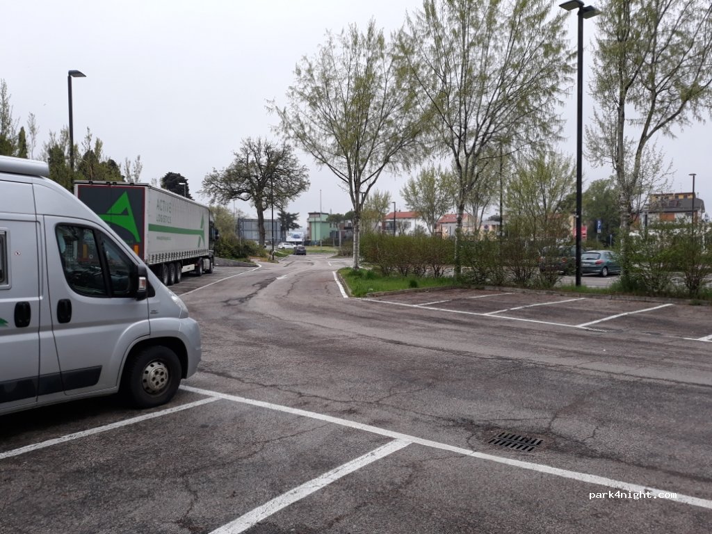 (61122) Pesaro - 8-12 Via Giovanni Mirabelli — foto