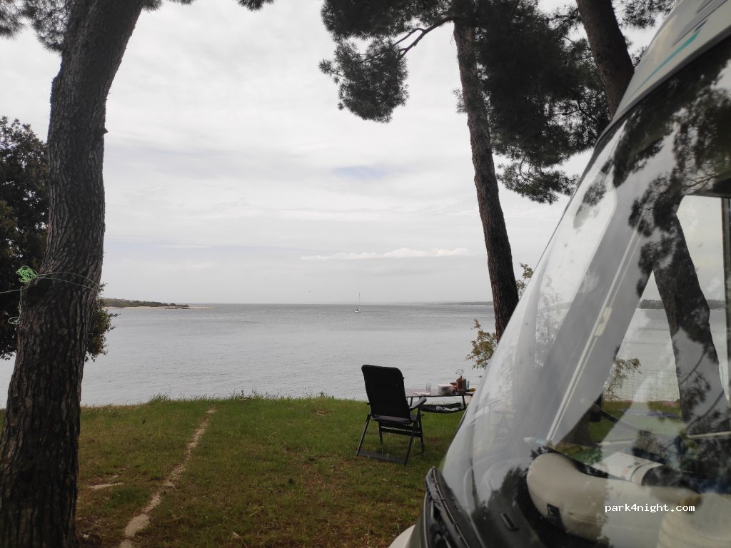 Brioni Sunny Camping — foto