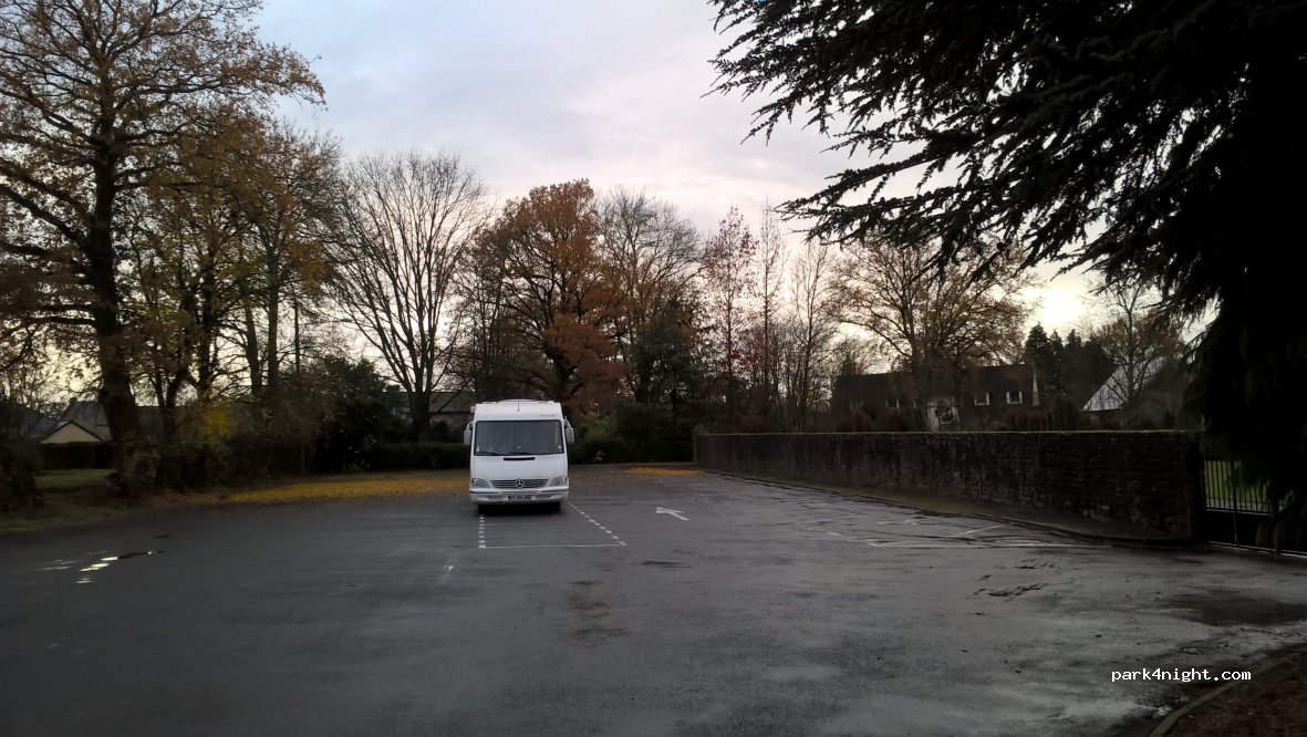 (23800) Dun-le-Palestel - 9B Voie des Chaumes — foto