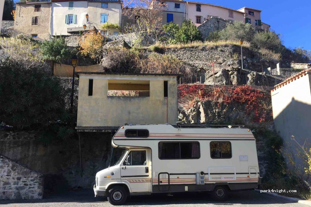 (11600) Lastours - 7 Route des 4 Châteaux — foto