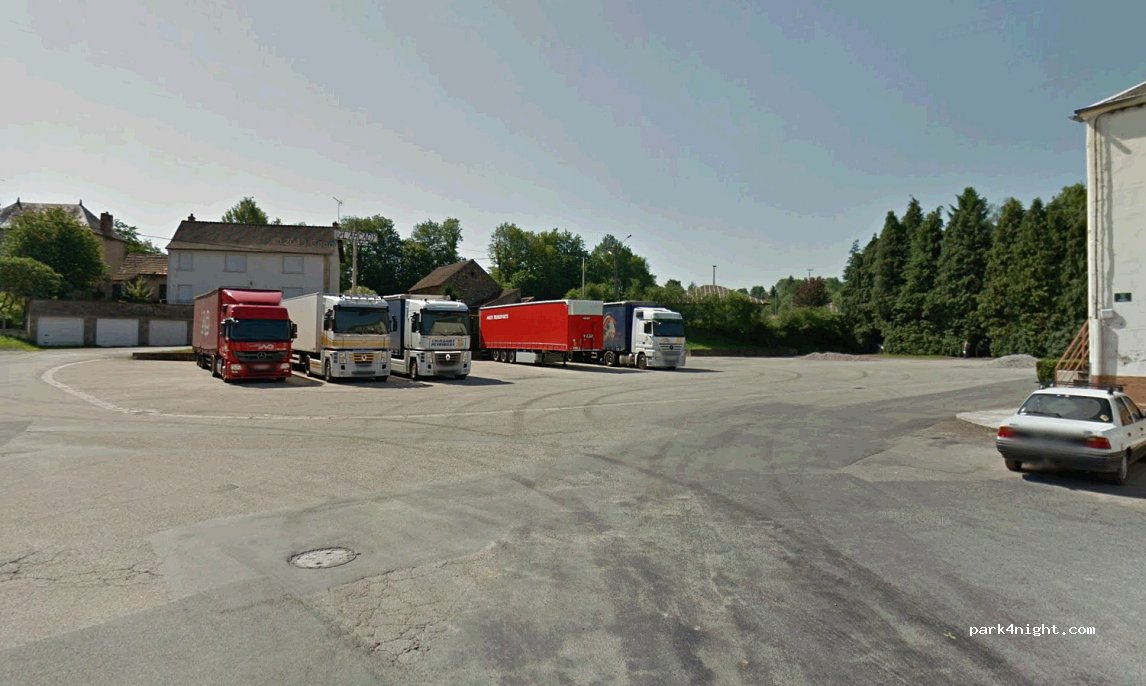 (03170) Bézenet - 8 Place Jean Jaurès — foto