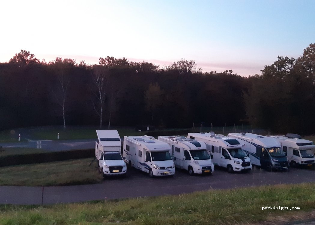 (51290) Giffaumont-Champaubert - D13 — foto 2