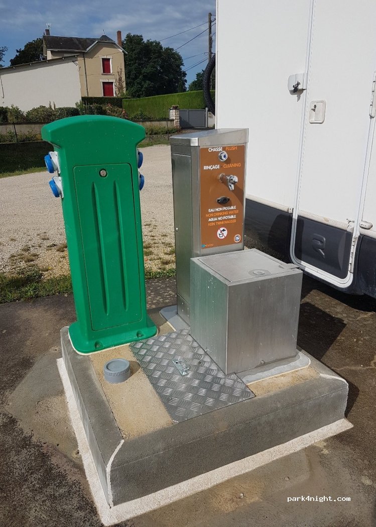 (86350) Usson-du-Poitou - Route de Civray — foto 4