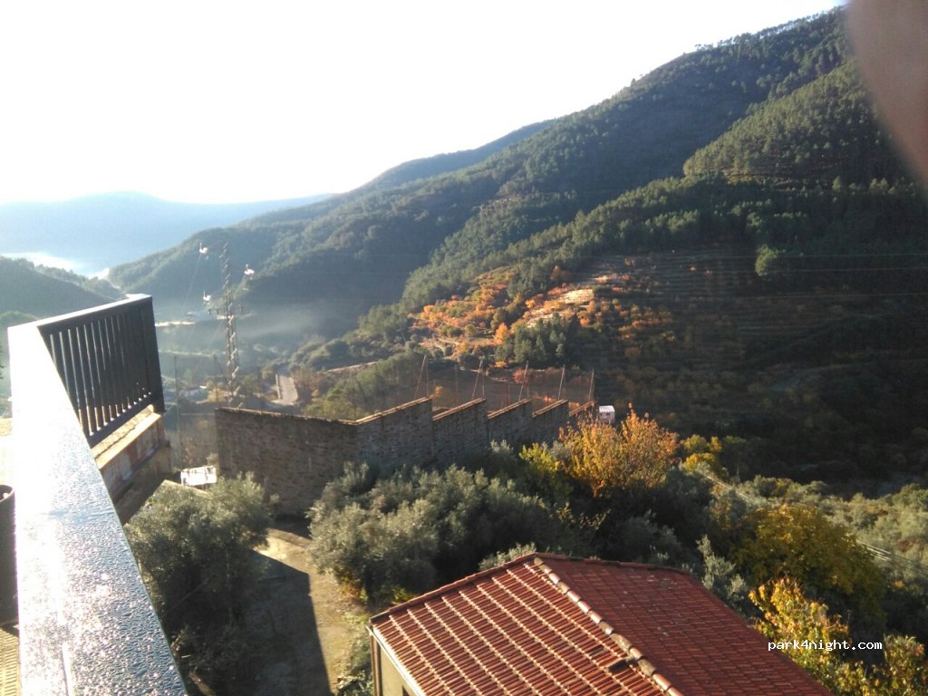 (10628) Casares de las Hurdes - 24 Plaza del Lindon — foto 2