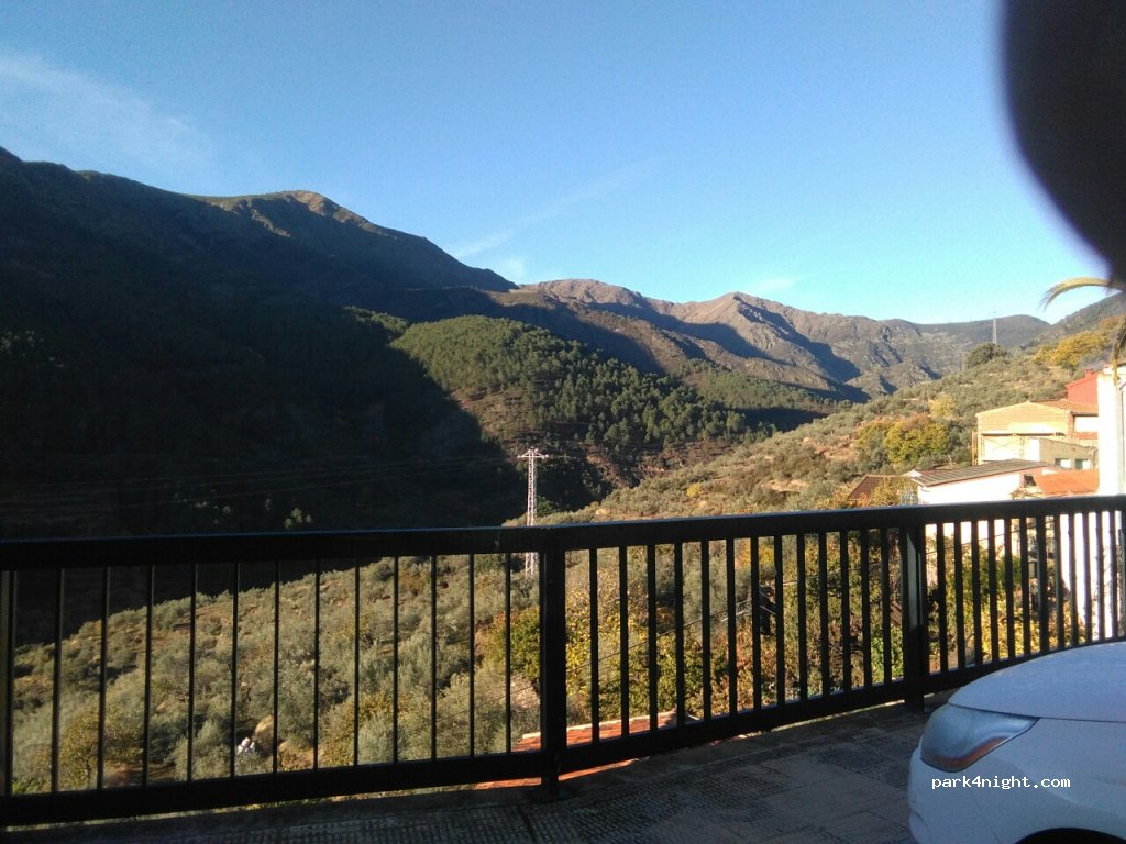 (10628) Casares de las Hurdes - 24 Plaza del Lindon — foto 3