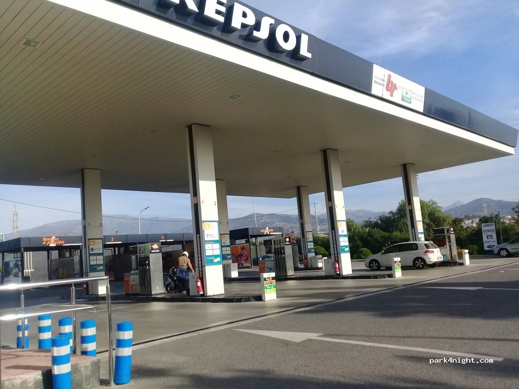 (29740) Torre del Mar - 45 Avenida de Andalucía — foto