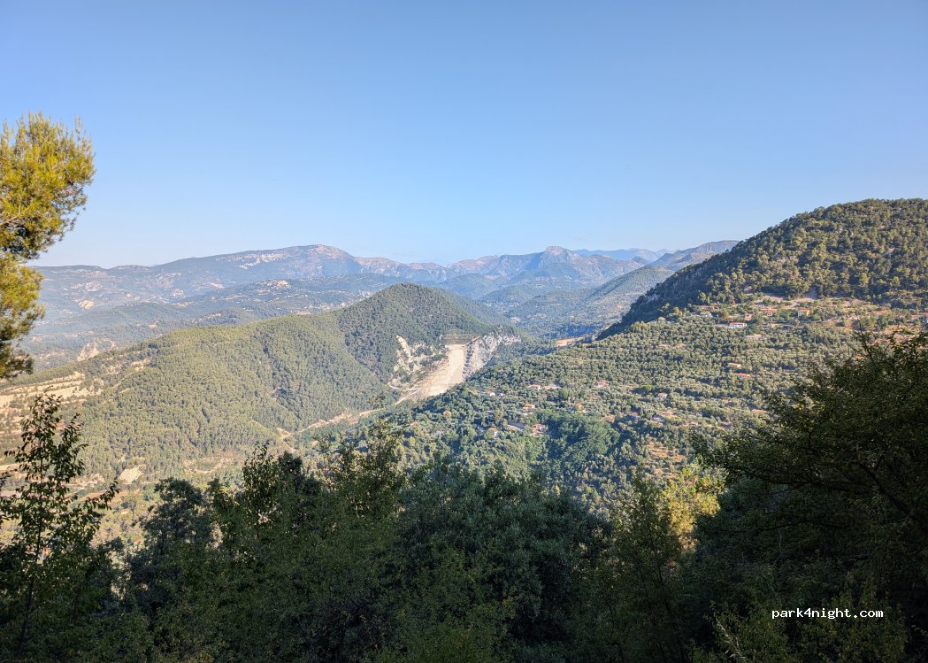 (06440) Peille - 108 Route de Saint-Martin de Peille — foto 5