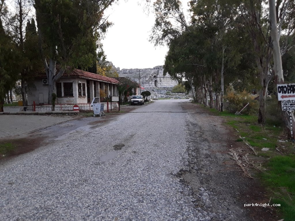 (09290)  - İlyas Bey Kulliyesi Yolu — foto 2